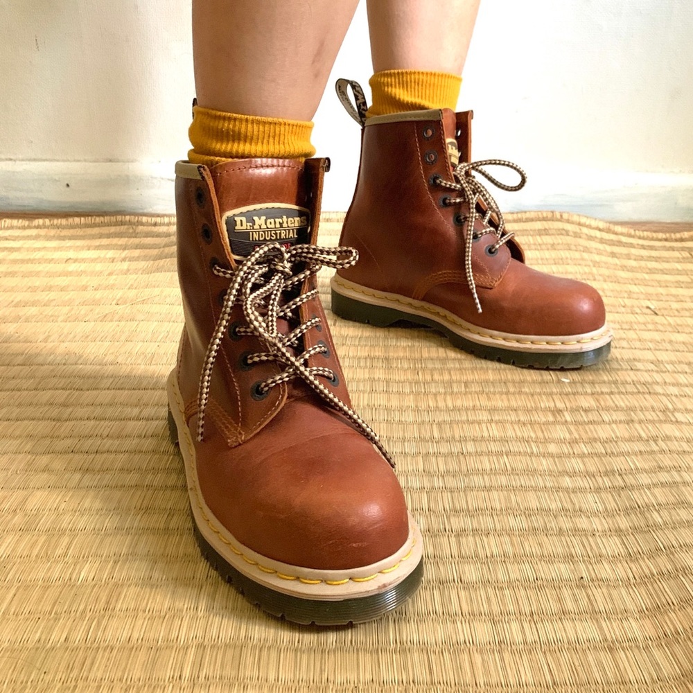 DR. MARTENS Icon 7b10 Steel Toe Boots, US Women 8